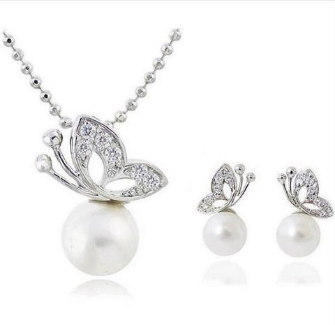 Fashion Butterfly imitation pearl romantic Earrings
